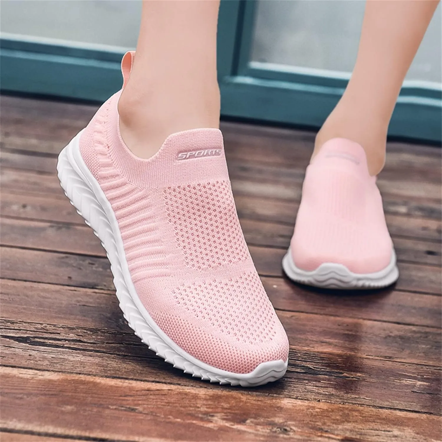Classic Athletic Skateboard Sneakers for Women Sports Workout Gym Shoes for Running Minimalist Zero Drop Shoe