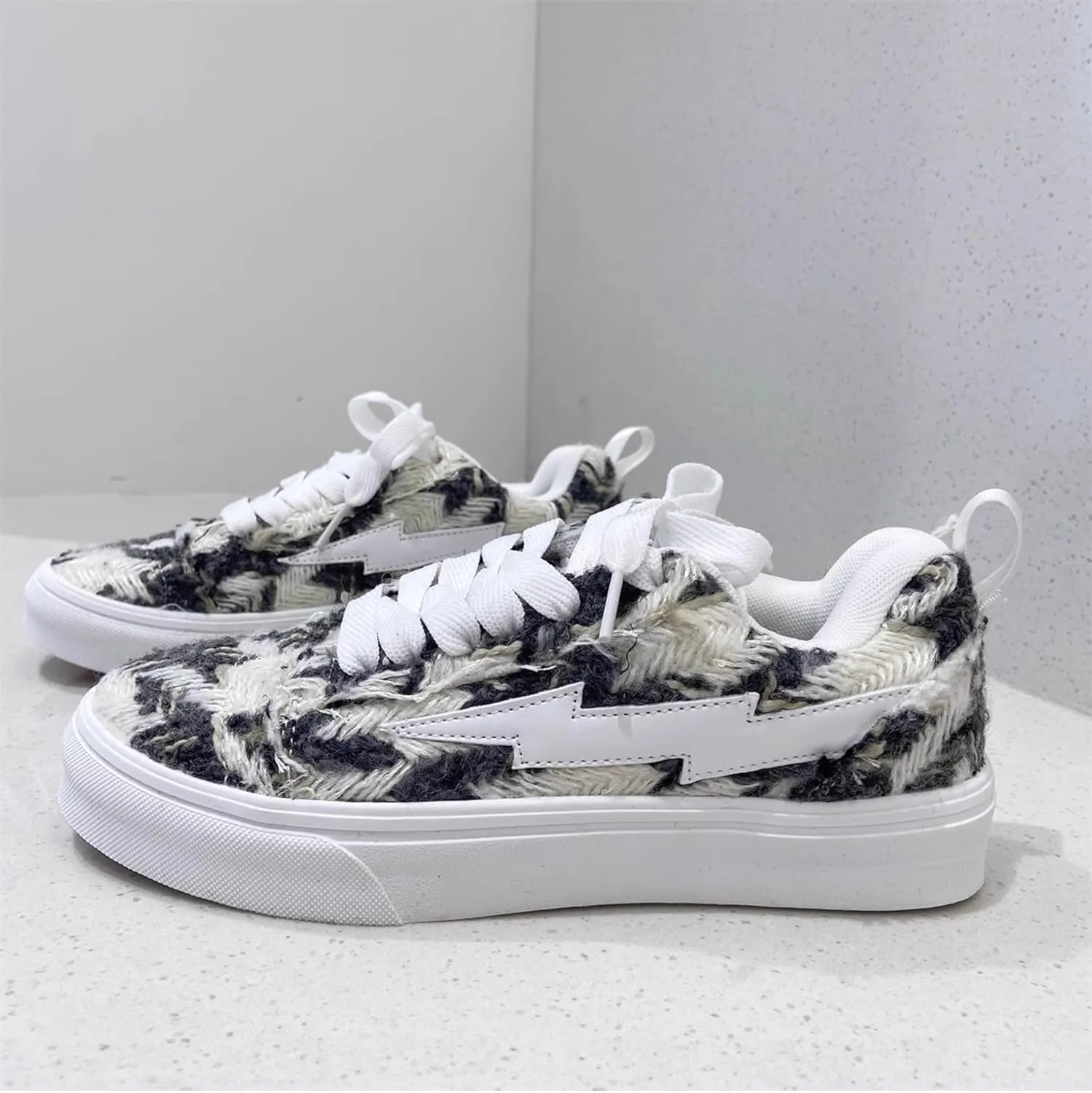 Cute Retro Shoes with Lightning Design Chunky Platform Lace-up Comfy Non Slip Lightweight Softy Casual Skate Sneakers Y2K Kawaii Pretty Trendy Gifts for Women & Girls Summer Streetwear Back to School