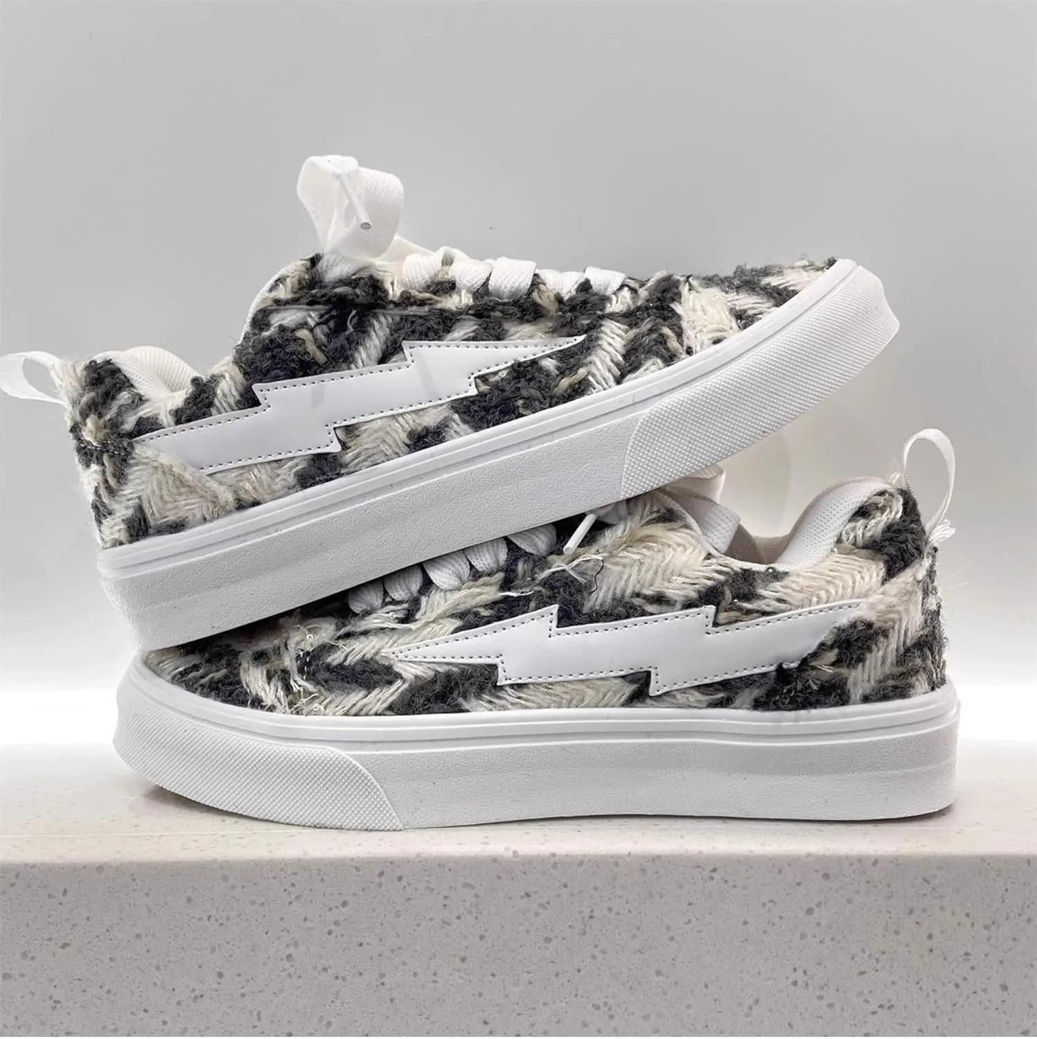 Cute Retro Shoes with Lightning Design Chunky Platform Lace-up Comfy Non Slip Lightweight Softy Casual Skate Sneakers Y2K Kawaii Pretty Trendy Gifts for Women & Girls Summer Streetwear Back to School
