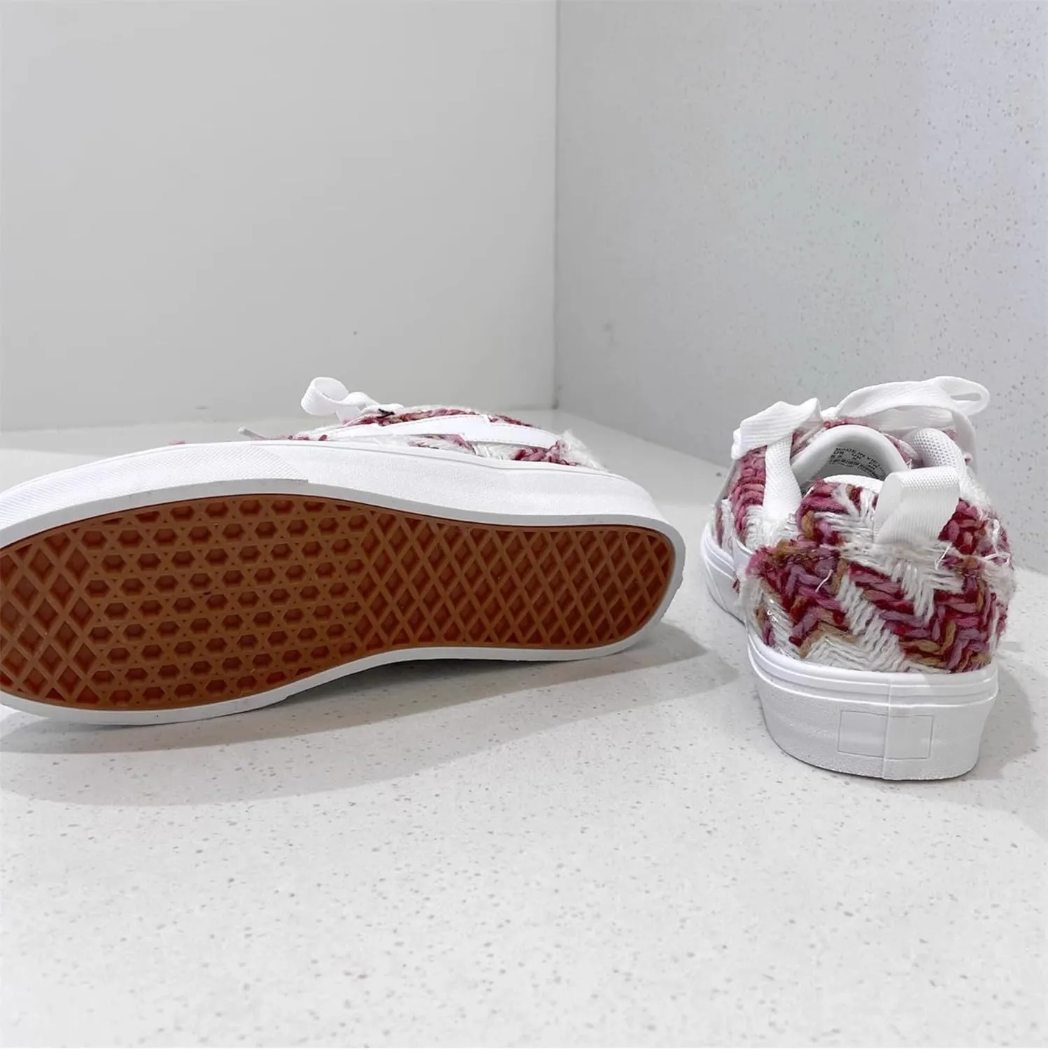 Cute Retro Shoes with Lightning Design Chunky Platform Lace-up Comfy Non Slip Lightweight Softy Casual Skate Sneakers Y2K Kawaii Pretty Trendy Gifts for Women & Girls Summer Streetwear Back to School