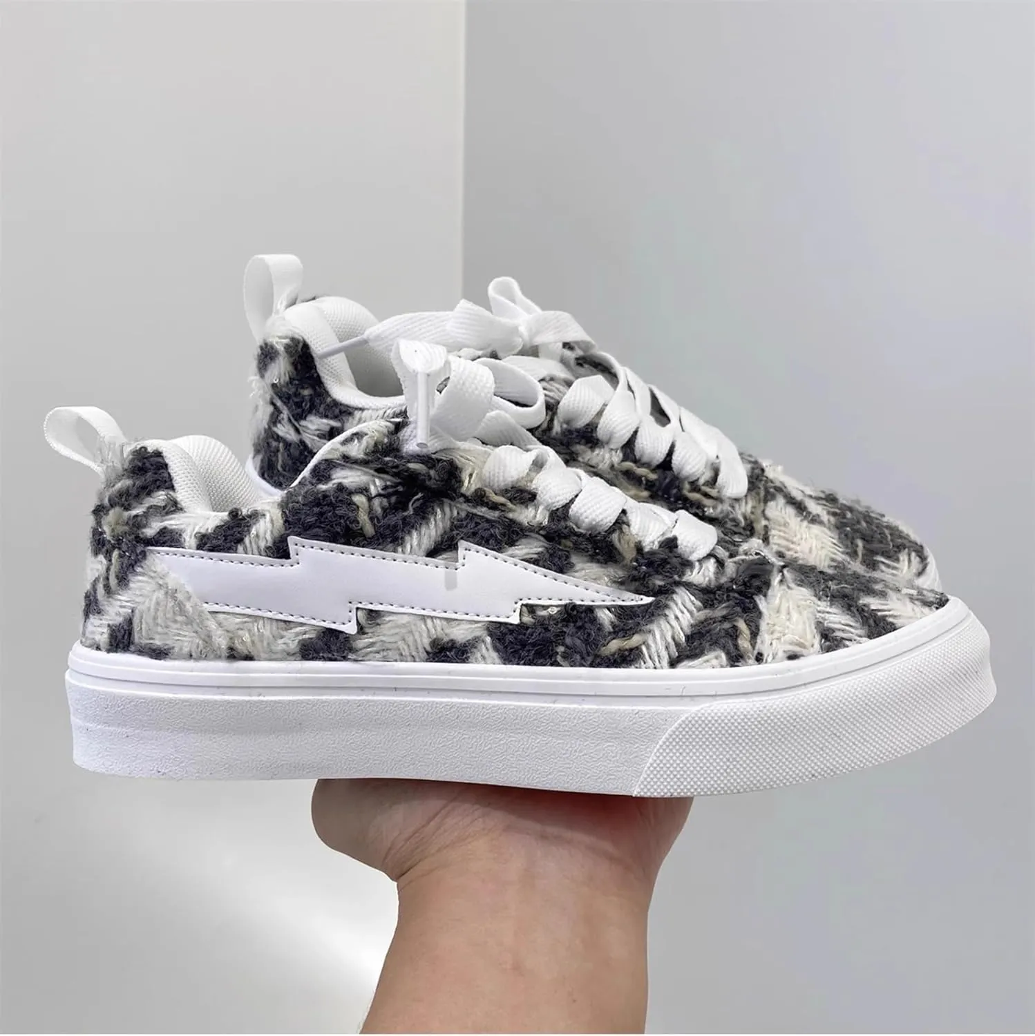 Cute Retro Shoes with Lightning Design Chunky Platform Lace-up Comfy Non Slip Lightweight Softy Casual Skate Sneakers Y2K Kawaii Pretty Trendy Gifts for Women & Girls Summer Streetwear Back to School