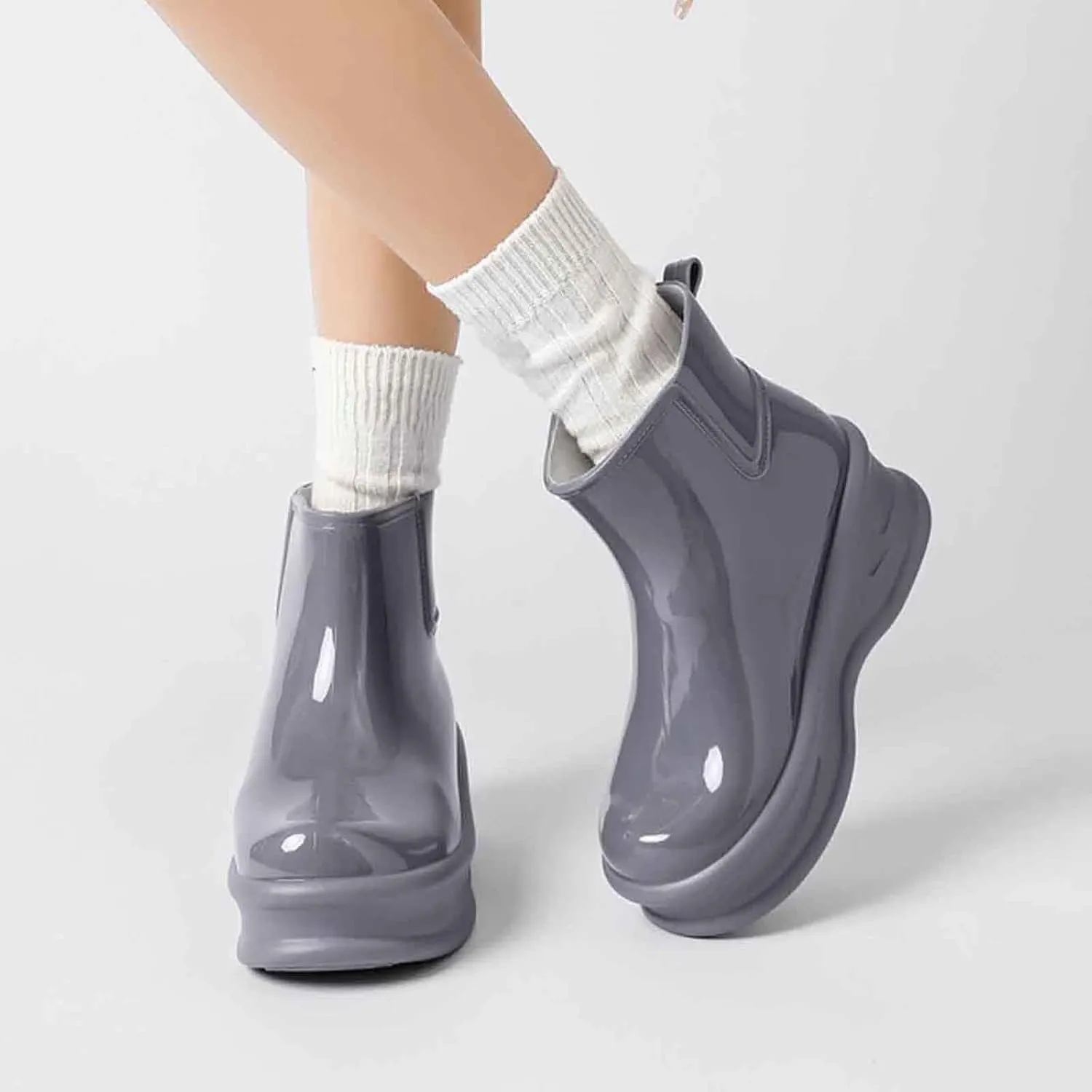 Durable Women's Rain Shoes Thick Sole Footwear Rainy Days Perfect Outdoor Activities Stylish and Rain Boots with Dogs