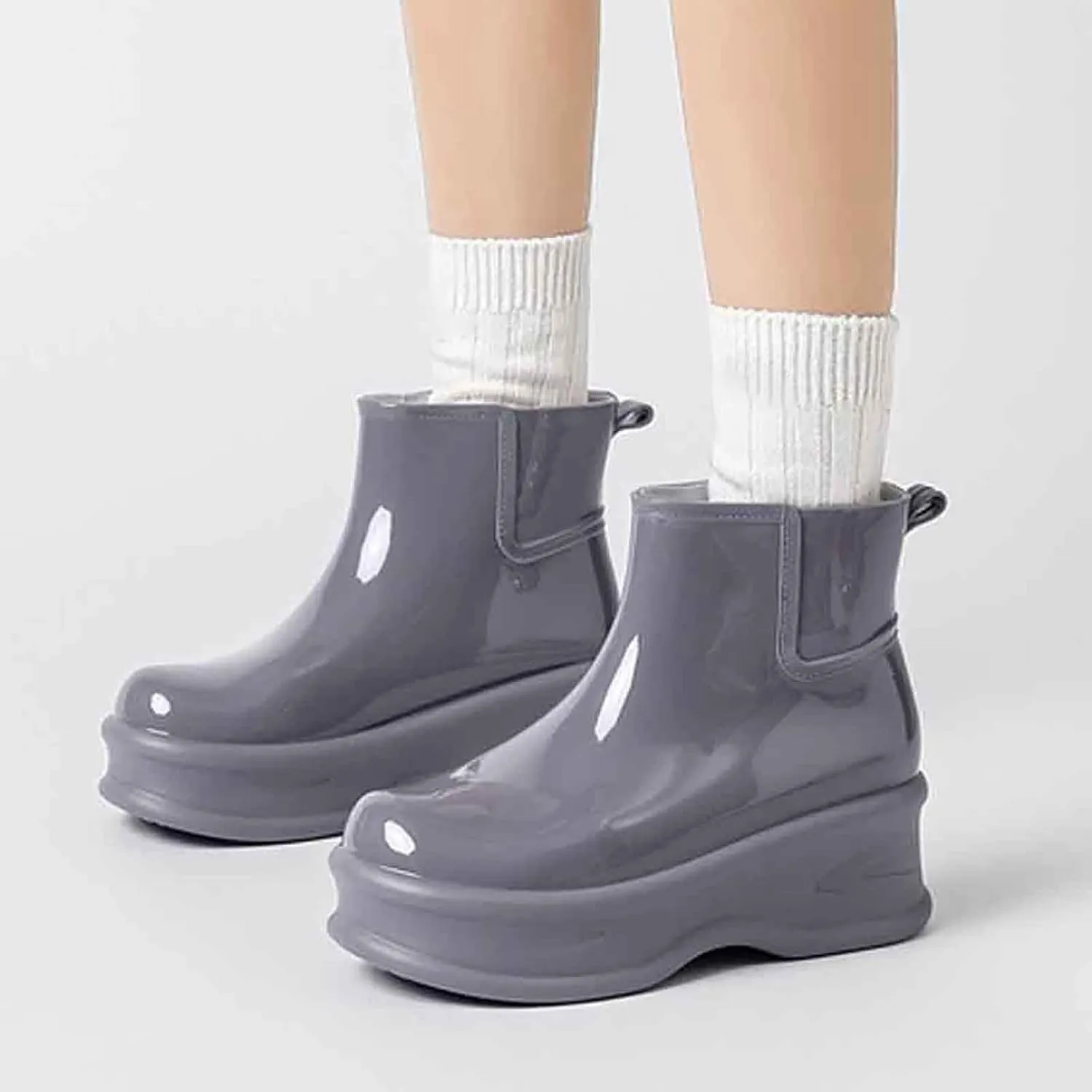 Durable Women's Rain Shoes Thick Sole Footwear Rainy Days Perfect Outdoor Activities Stylish and Rain Boots with Dogs