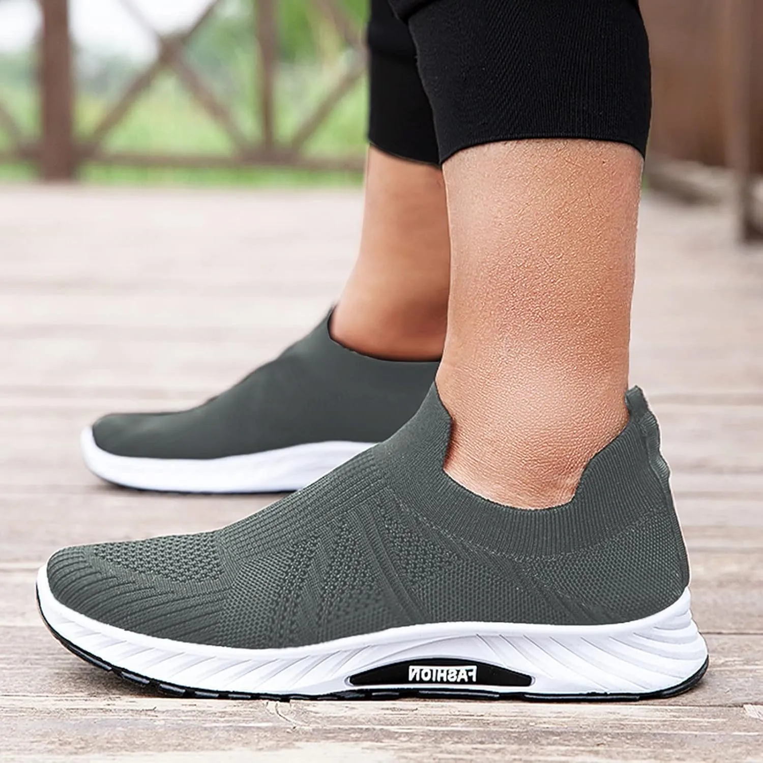 Lightweight Work Shoes for Men Comfortable Breathable Lightweight Tennis Shoe Lightweight Elderly Slip on Shoes