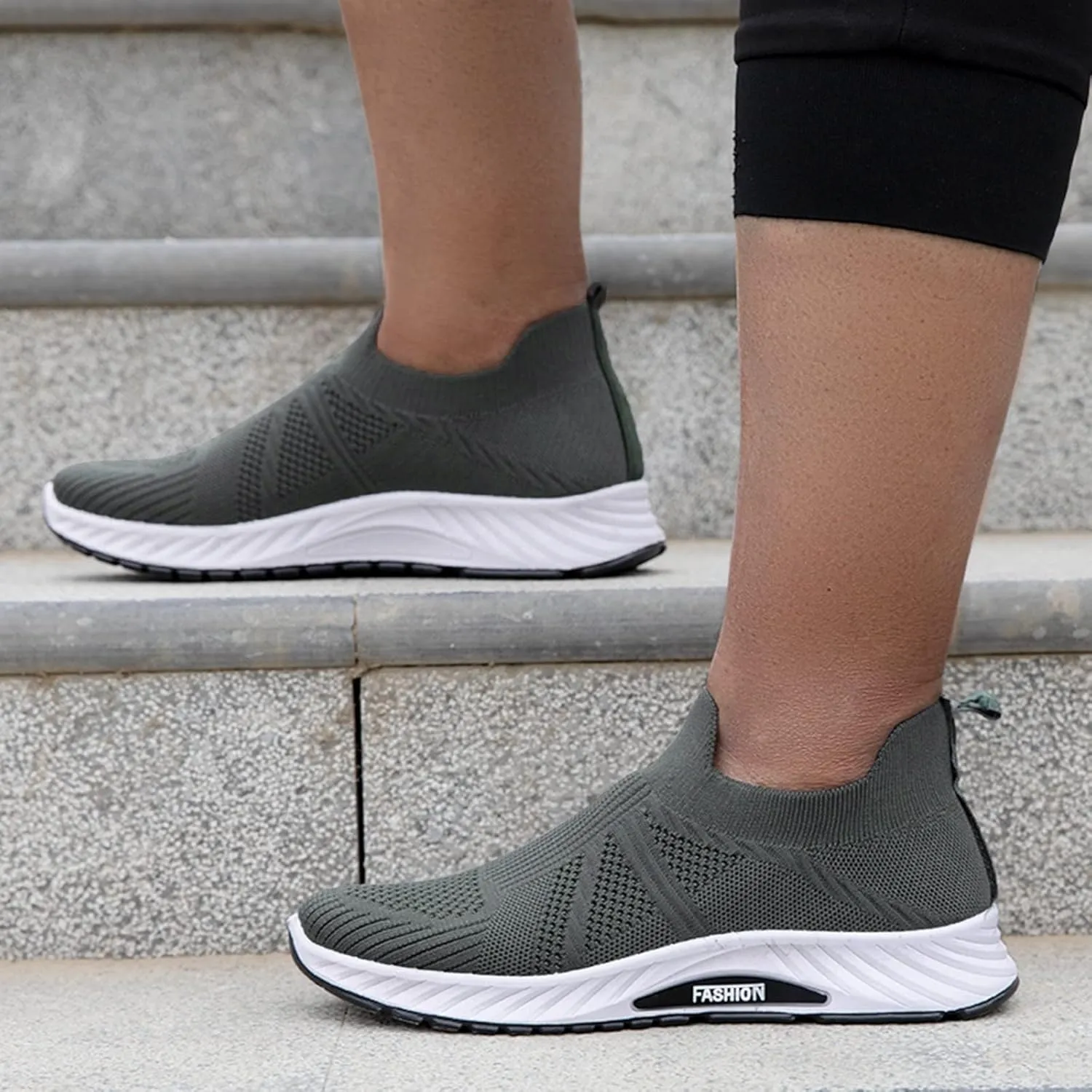 Lightweight Work Shoes for Men Comfortable Breathable Lightweight Tennis Shoe Lightweight Elderly Slip on Shoes