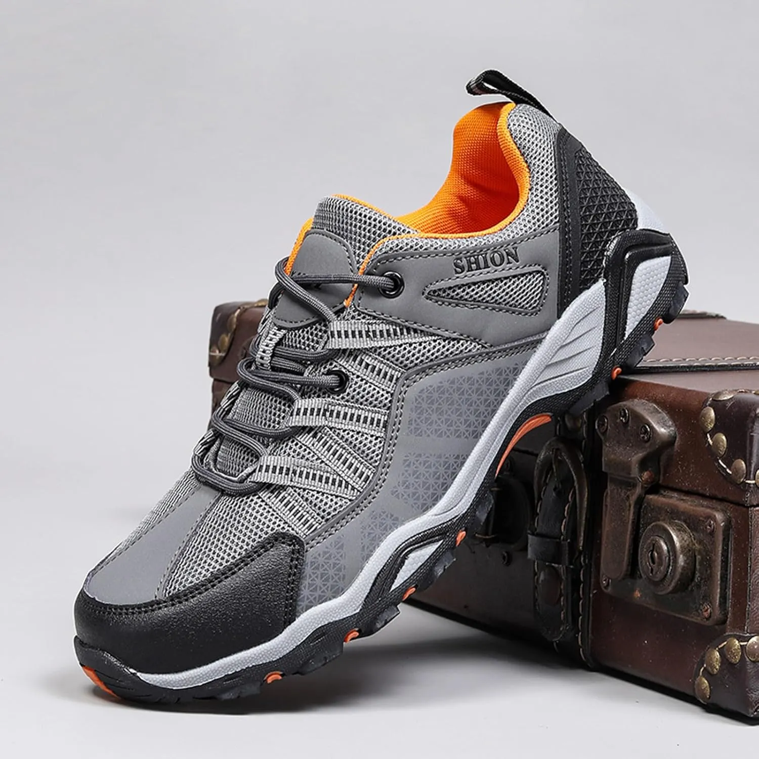 Men Sports Shoes Fashionable New Pattern Simple Solid Outdoor Mountaineering Shoes Thick Sole Fashion Sneaker Men