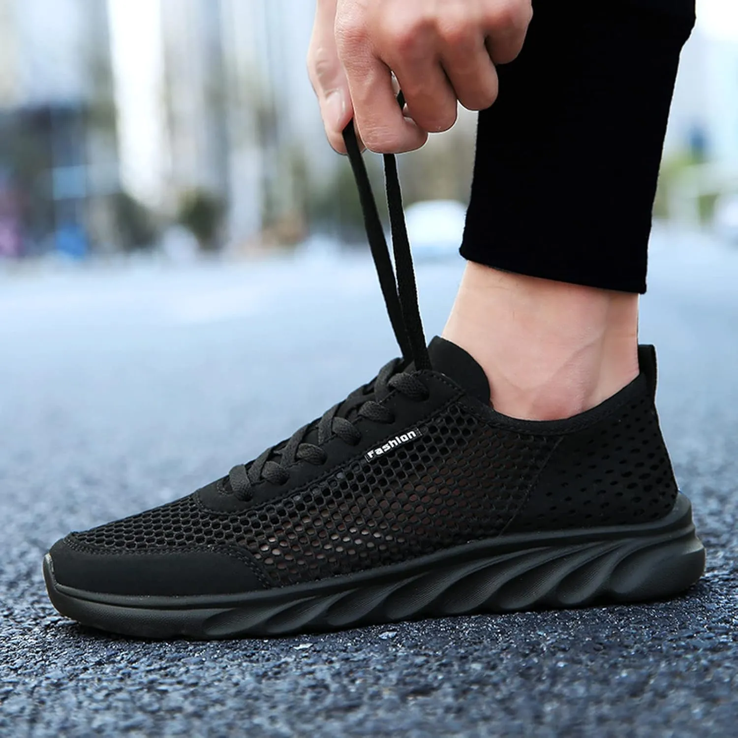 Men Sports Shoes Simple Solid Color Fashion Summer New Pattern Mesh Hollow Breathable Sneaker Rack for Men Bedroom Wall