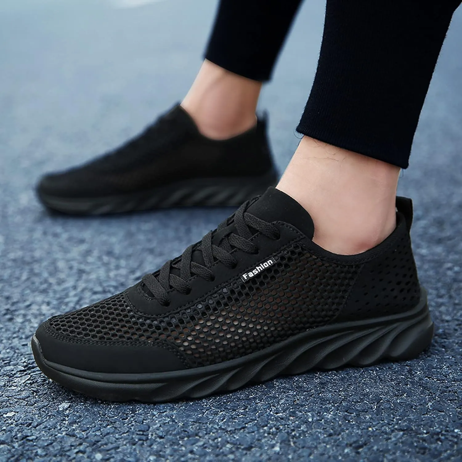 Men Sports Shoes Simple Solid Color Fashion Summer New Pattern Mesh Hollow Breathable Sneaker Rack for Men Bedroom Wall