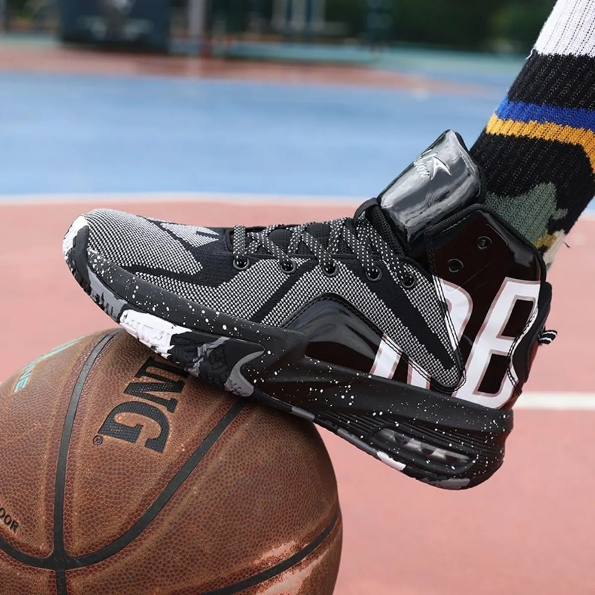 Men's Basketball Shoes with High Top Mesh Breathable Grip Anti Slip Wear-Resistant Sports Training Boots