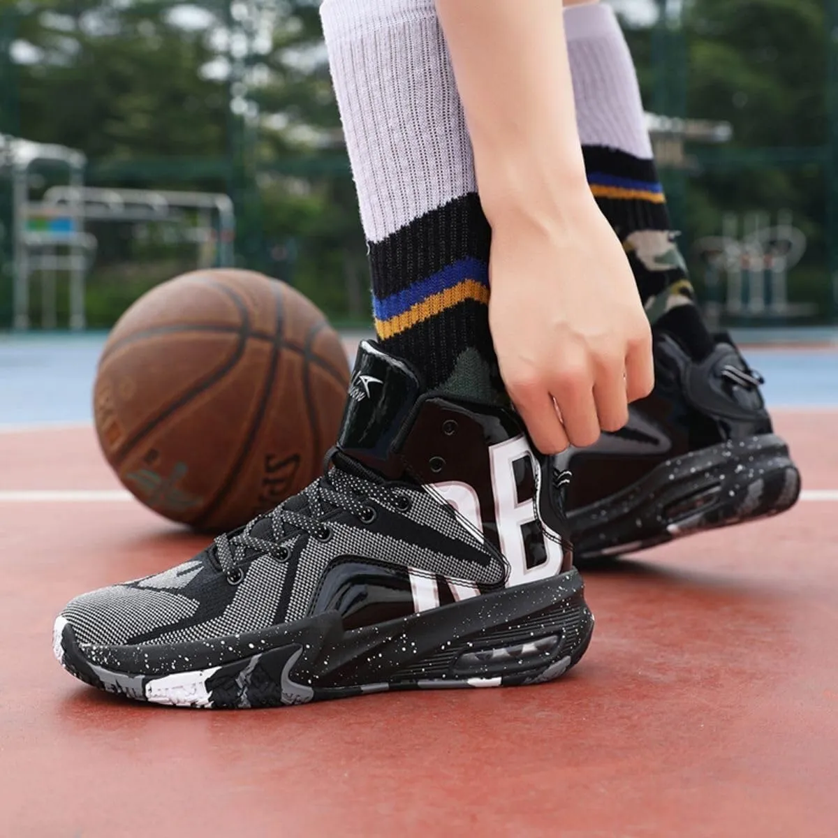 Men's Basketball Shoes with High Top Mesh Breathable Grip Anti Slip Wear-Resistant Sports Training Boots