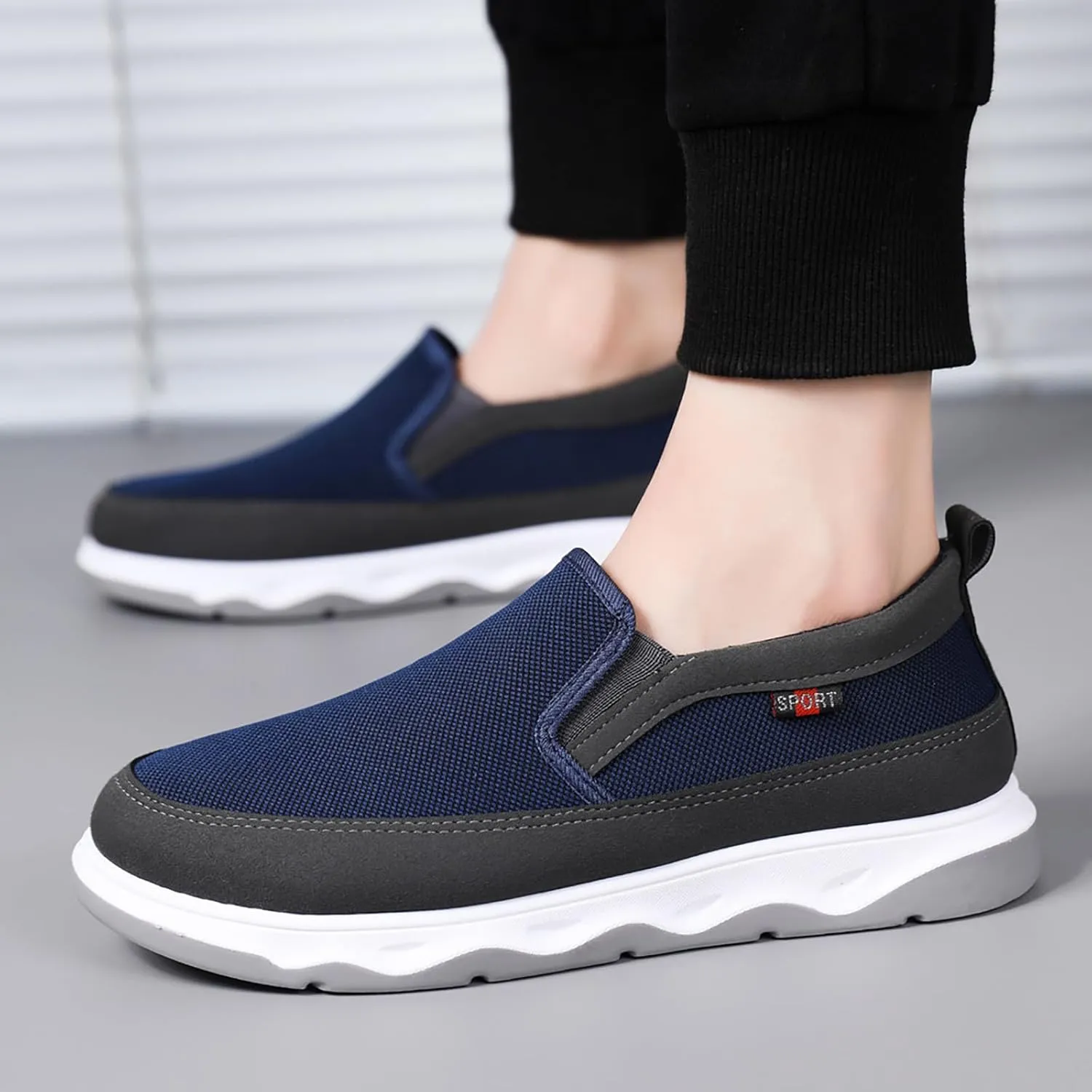 Men's Casual Dress Sneakers Men's Canvas Shoes Sports Casual Korean Version of The Trend of Fashion Breathable Slip On