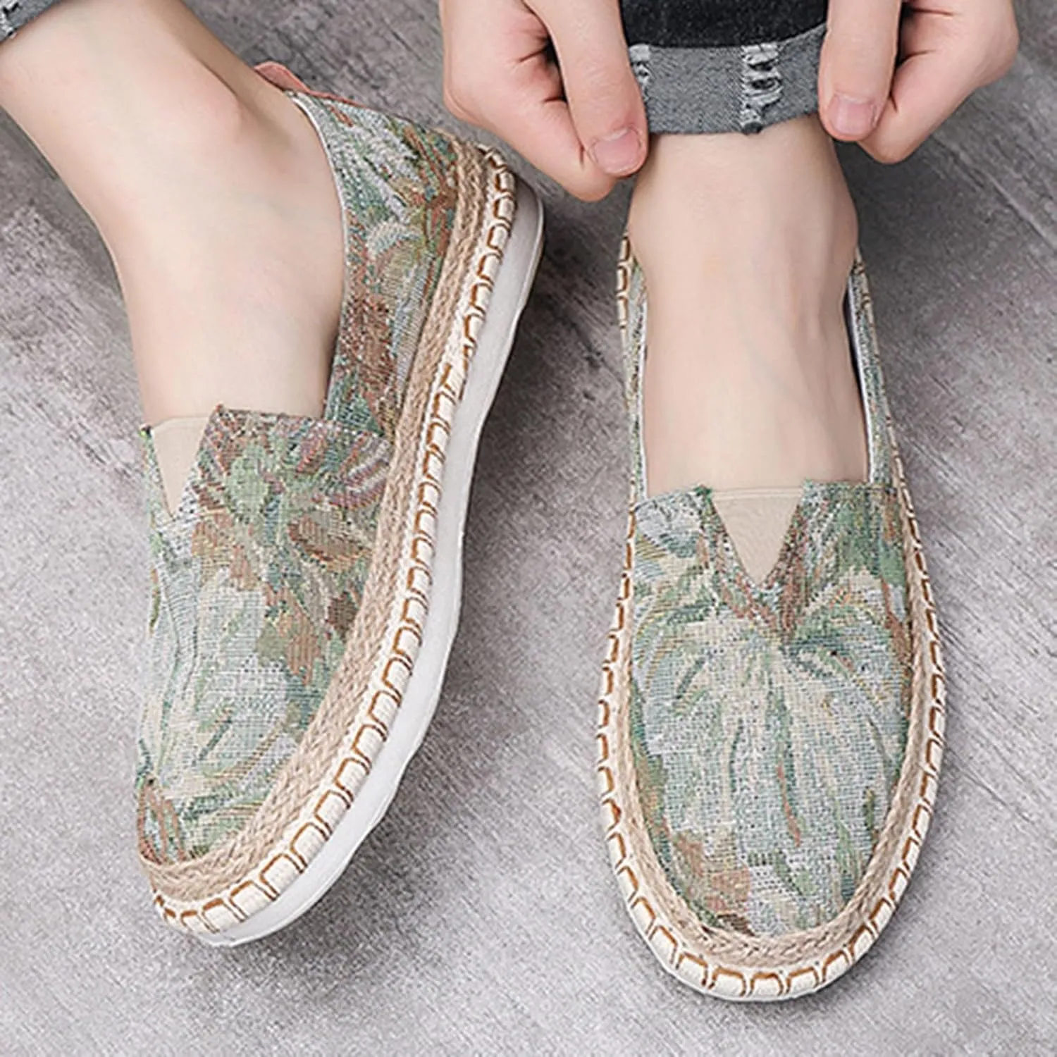 Men's Casual Dress Sneakers New Men's Shoes One Footed Lazy Man Casual Fisherman Shoes Embroidered Floral Cloth