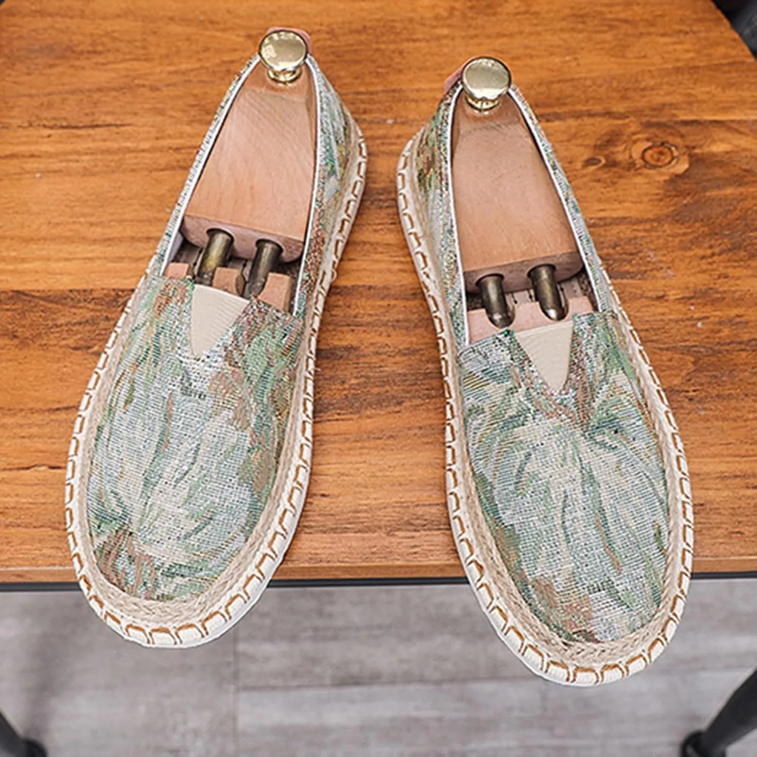 Men's Casual Dress Sneakers New Men's Shoes One Footed Lazy Man Casual Fisherman Shoes Embroidered Floral Cloth