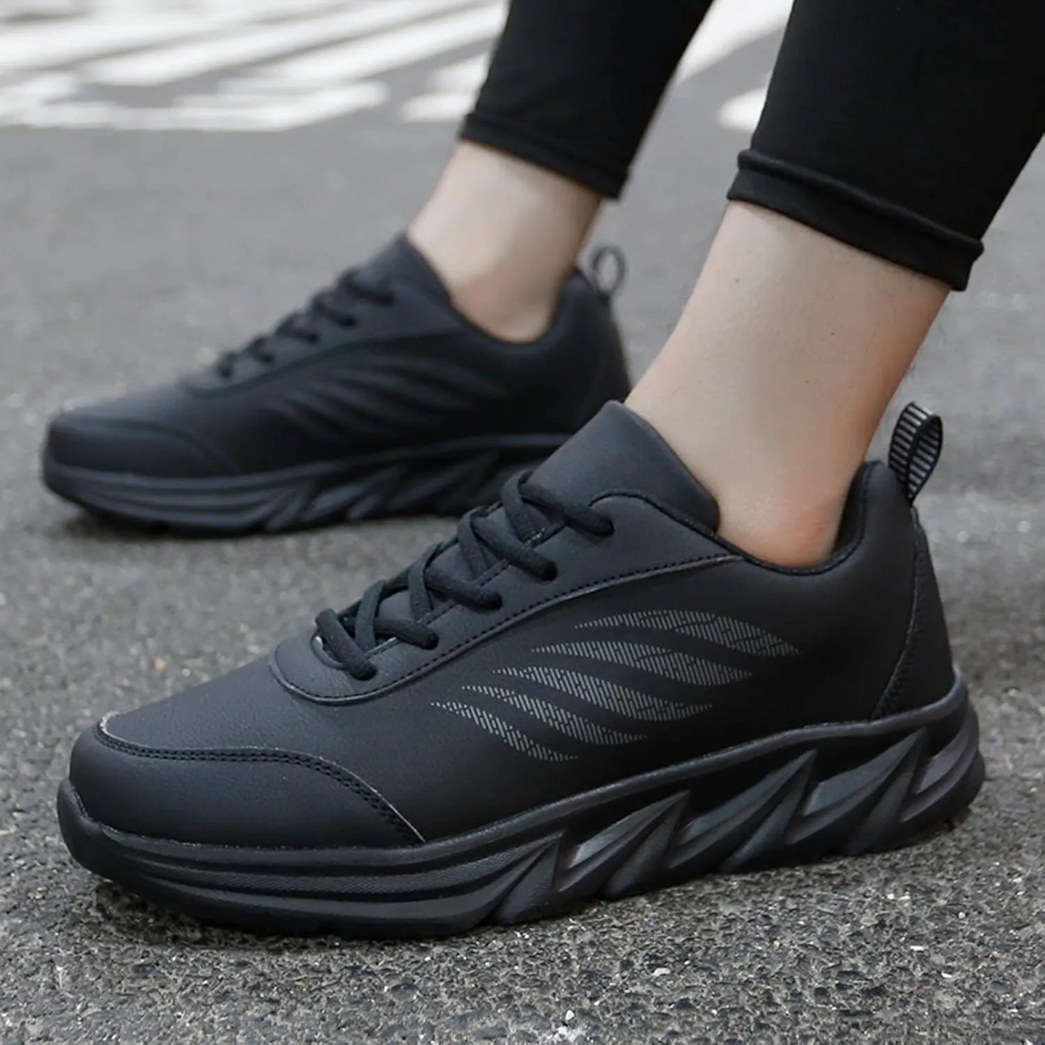 Men's Fashion Versatile Walking Shoes Slip On Lightweight Breathable Fashion Sneaker Lightweight Barefoot Shoes