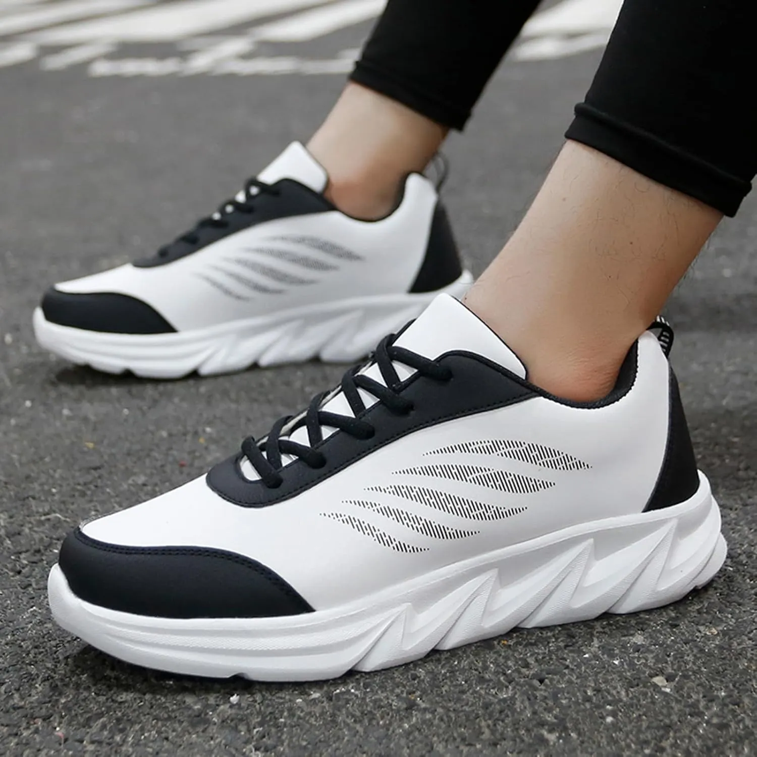 Men's Fashion Versatile Walking Shoes Slip On Lightweight Breathable Fashion Sneaker Lightweight Barefoot Shoes