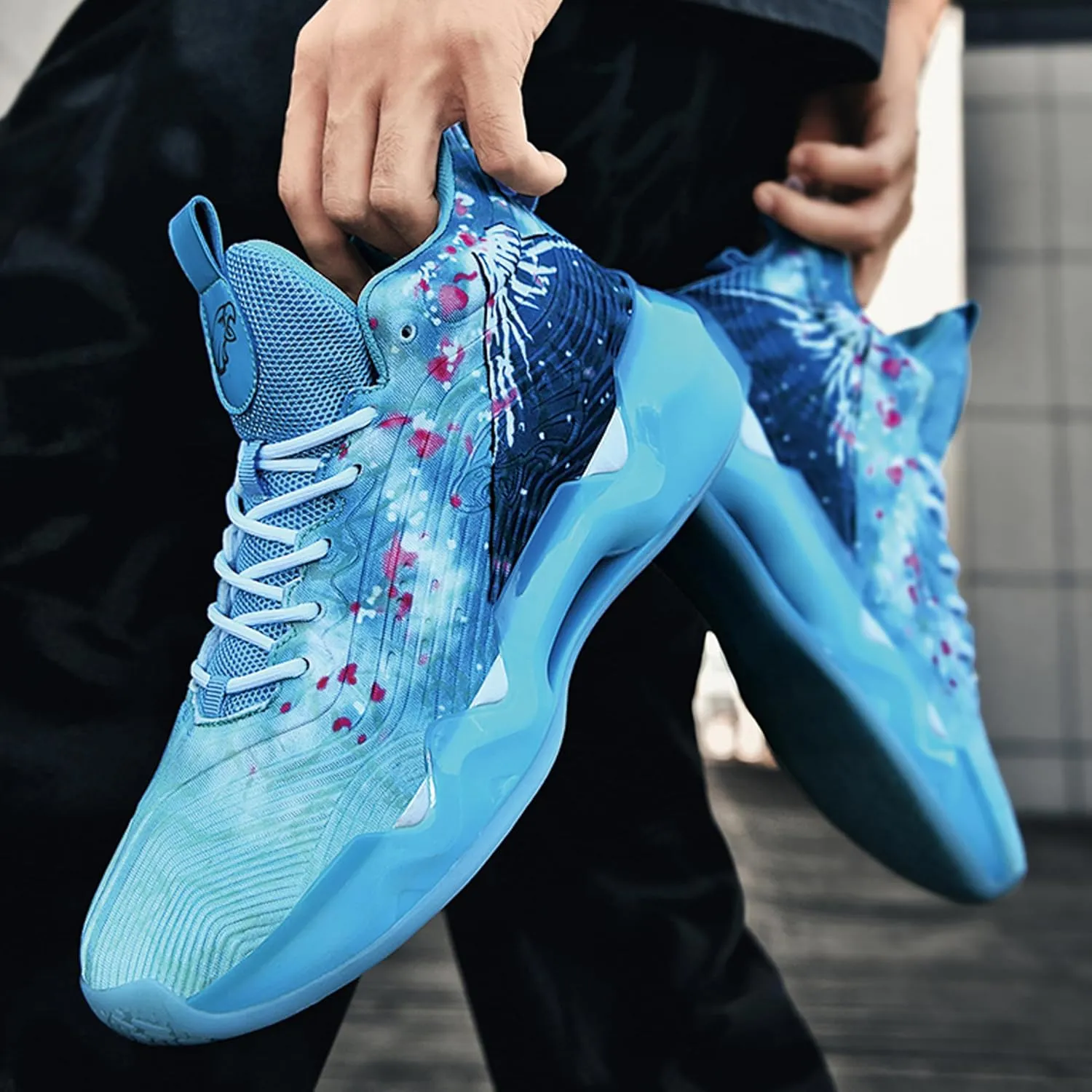 Men's High-Top Basketball ShoesWear-Resistant and Anti-Slip Soles Running Shoes Graffiti Design Fashionable Sports Shoes