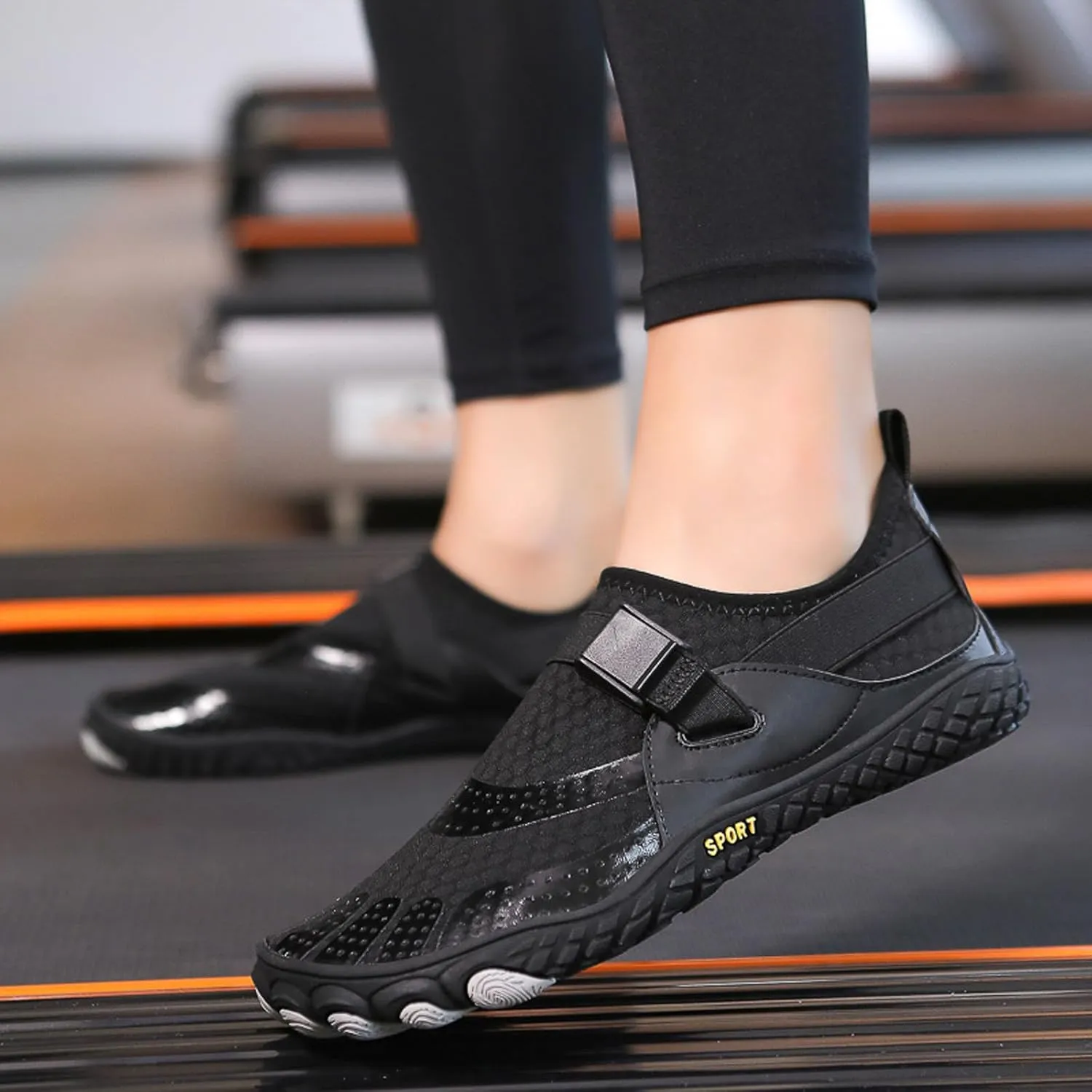 Mens Lightweight Minimalist Shoes Lightweight Breathable Slip On Running Shoe Men's Arch Support Insole Shoes
