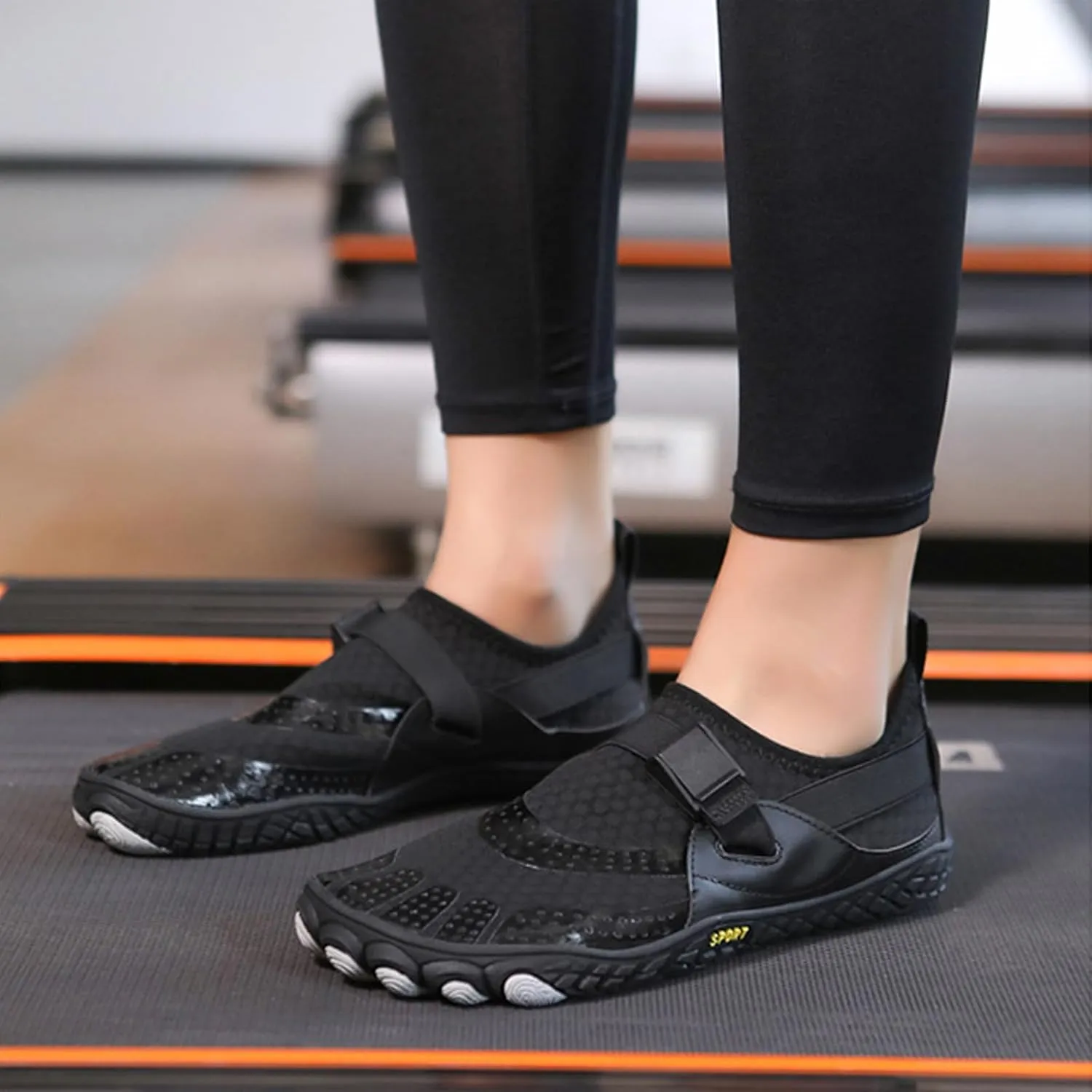 Mens Lightweight Minimalist Shoes Lightweight Breathable Slip On Running Shoe Men's Arch Support Insole Shoes