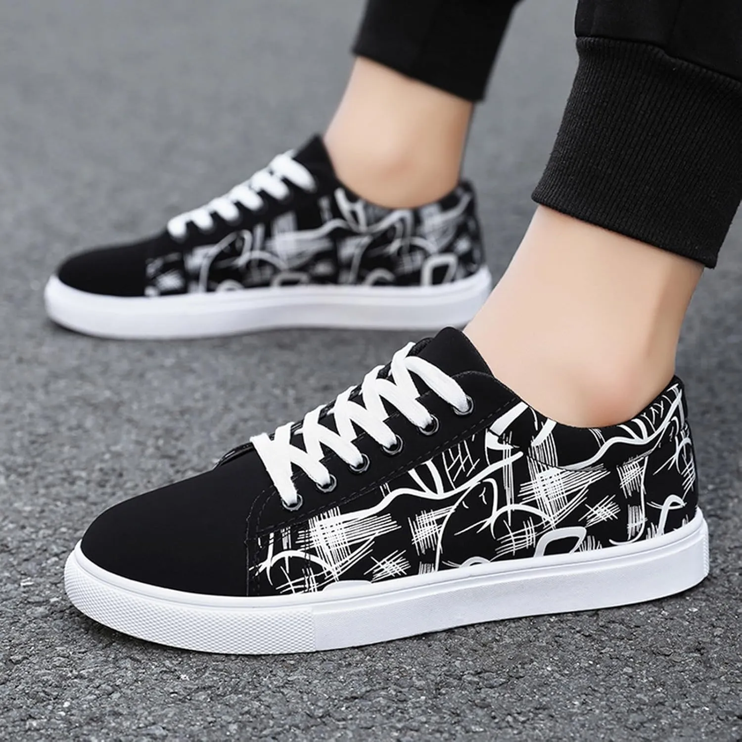 Mens Slip On Men Shoe Flat Low Top Casual Cloth Shoes Fashionable Outdoor Canvas Casual Shoes