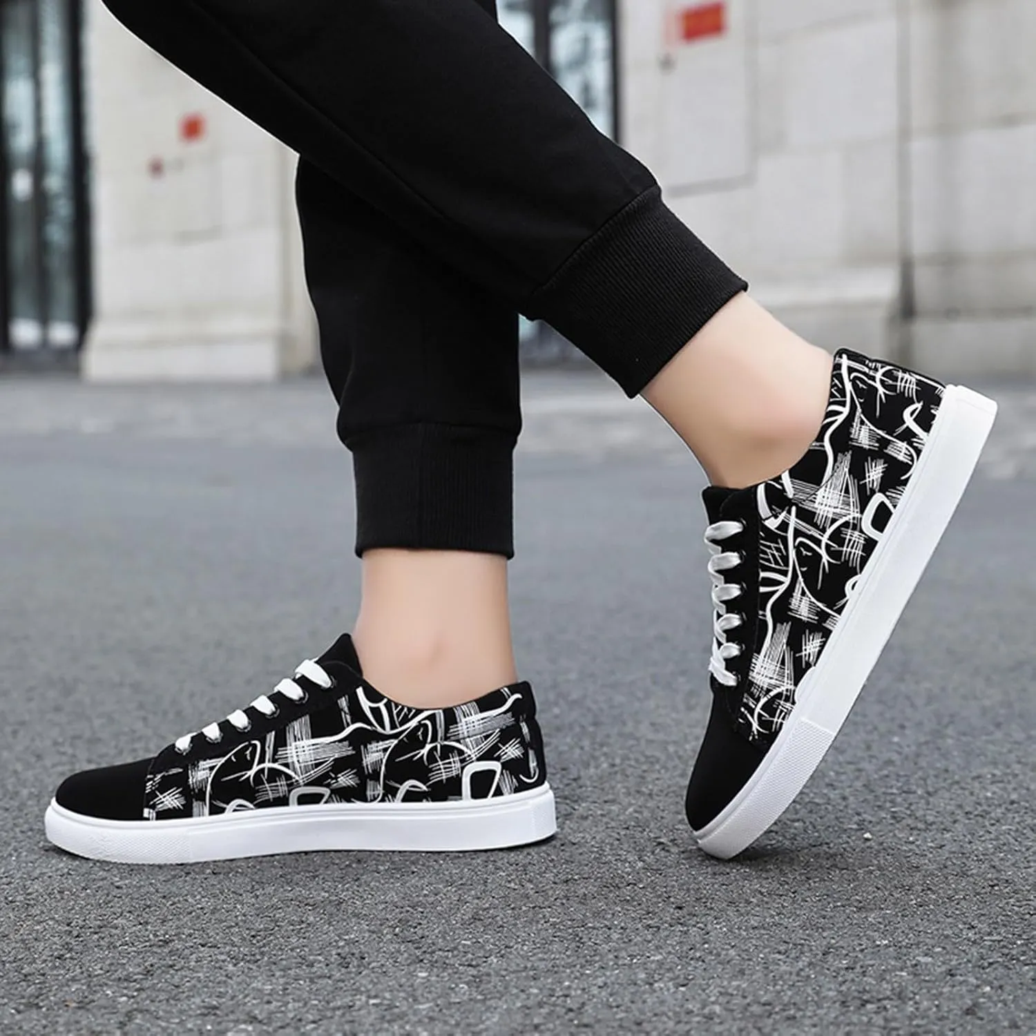 Mens Slip On Men Shoe Flat Low Top Casual Cloth Shoes Fashionable Outdoor Canvas Casual Shoes