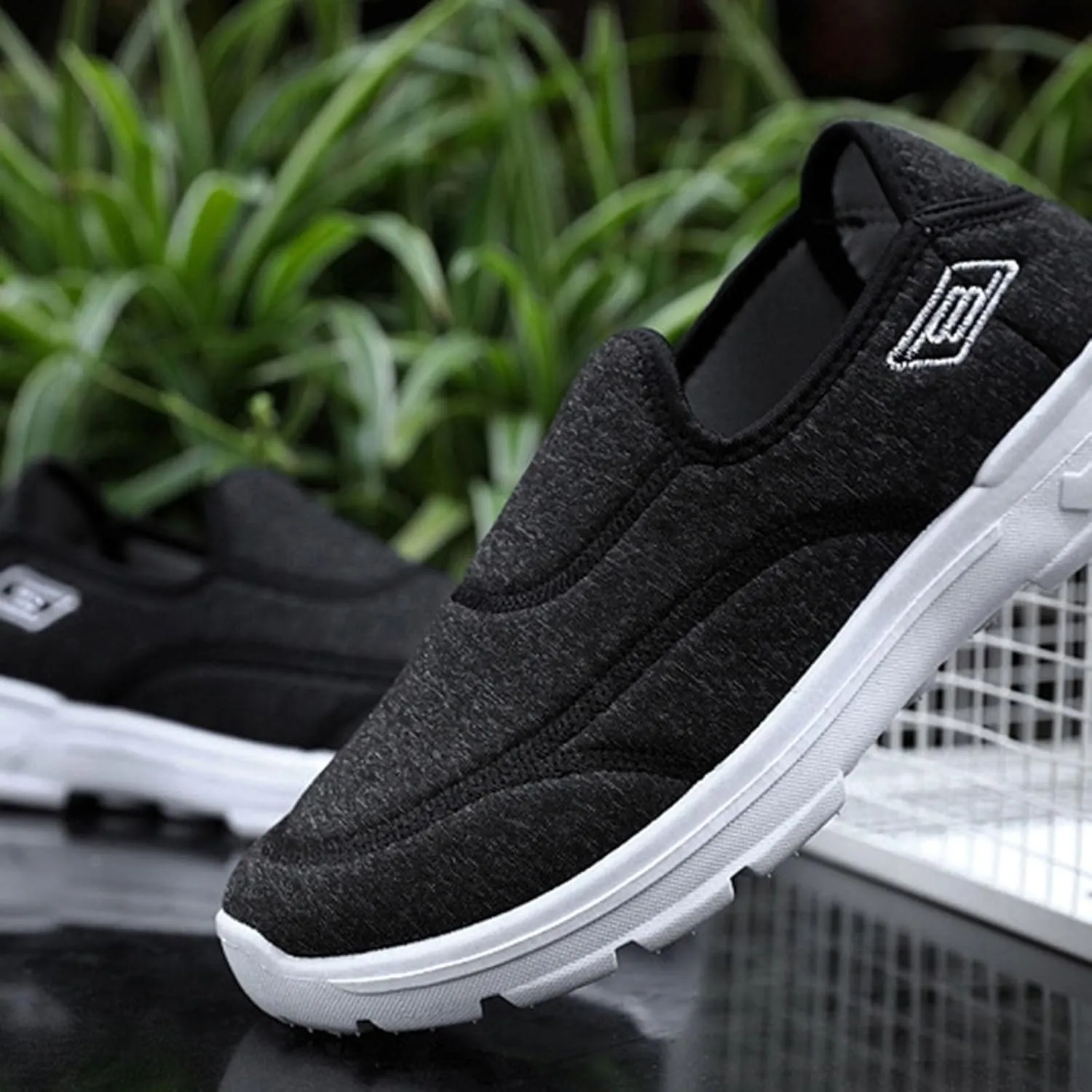 Mens Slip On Men's and Women's Soft Soled Breathable and Comfortable Sports Casual Shoes
