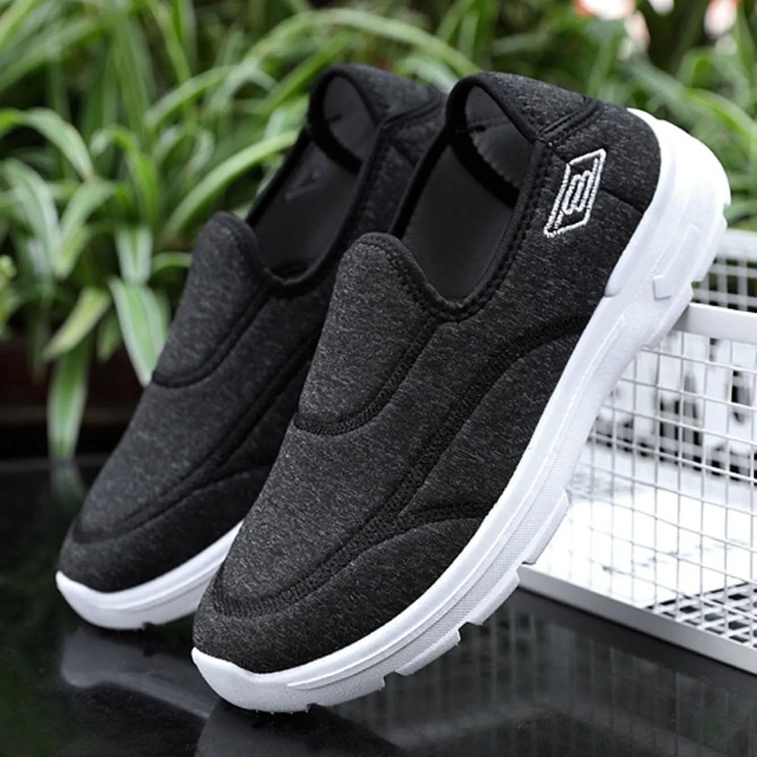 Mens Slip On Men's and Women's Soft Soled Breathable and Comfortable Sports Casual Shoes