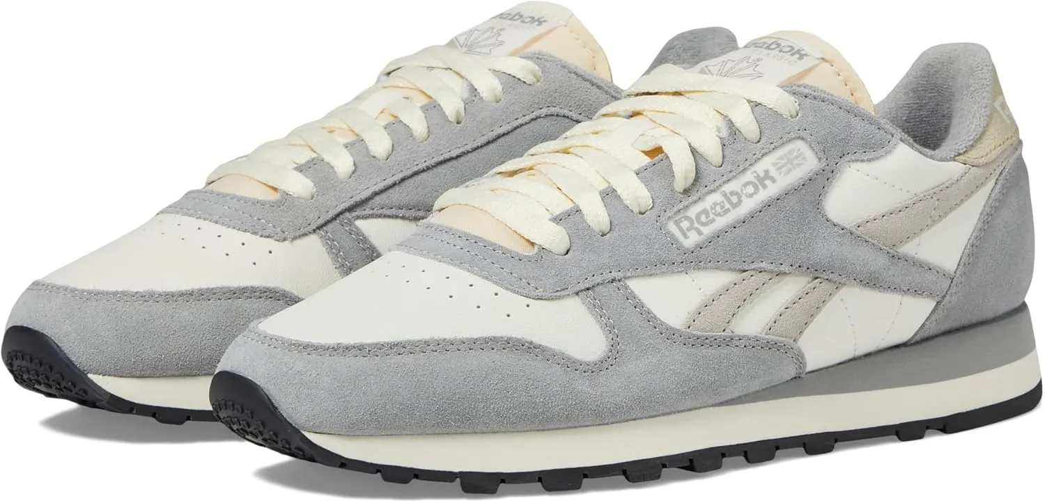 Reebok Unisex Classic Leather Sneakers Legacy, Chalk/Grey 3/Moonstone, 10 US Men