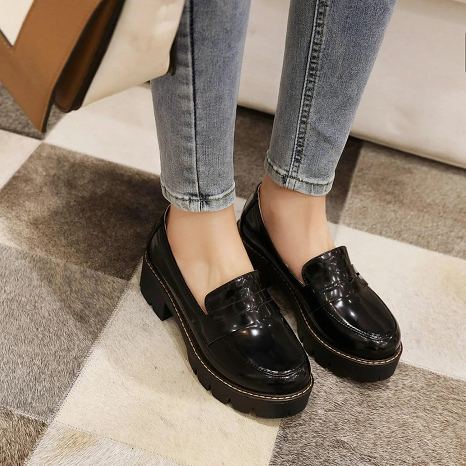 Women's Fashion, Comfortable, Anti Slip Platform British Leather Shoes Classic Lacquer Leather Casual Flat Bottomed Lefu Shoes