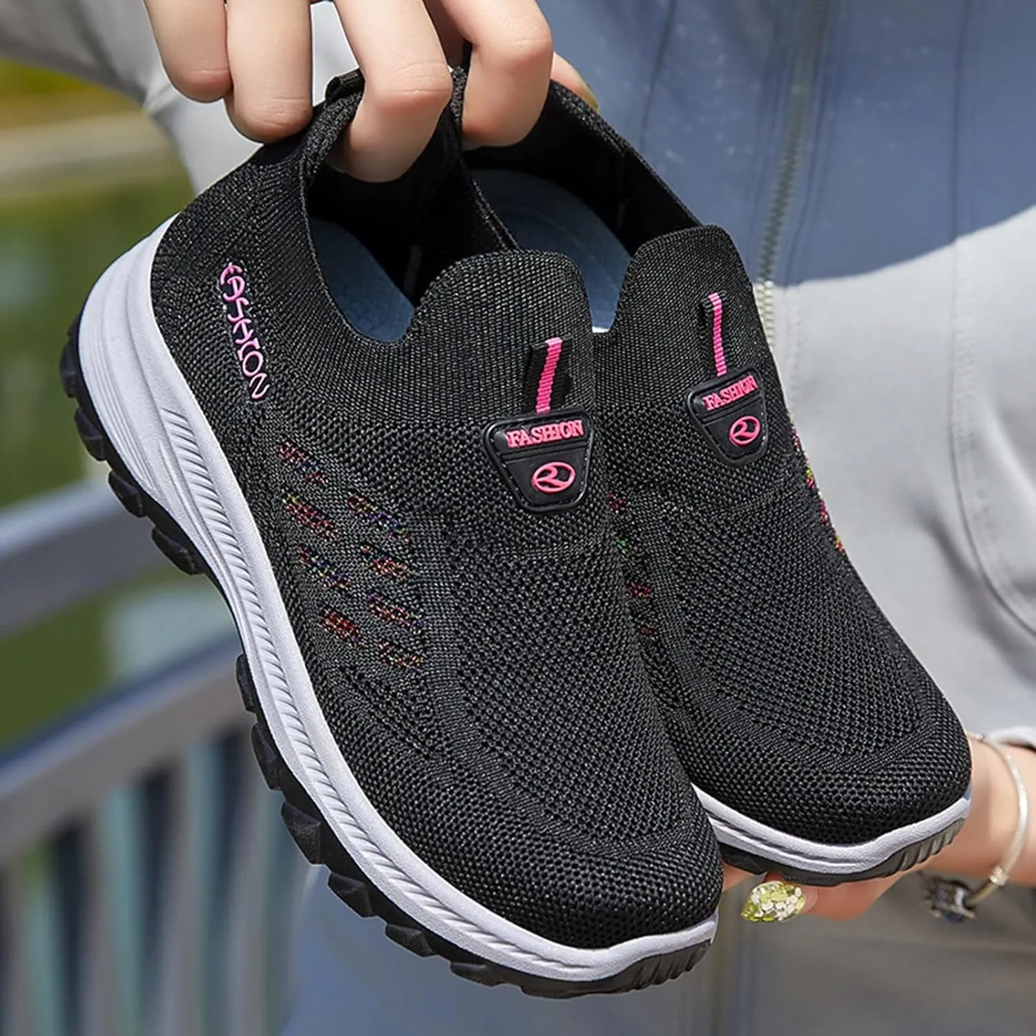 Womens Minimalist Zero Drop Shoes Fashion Low Top Sneakers with Platform Classic Athletic Skateboard Sneakers