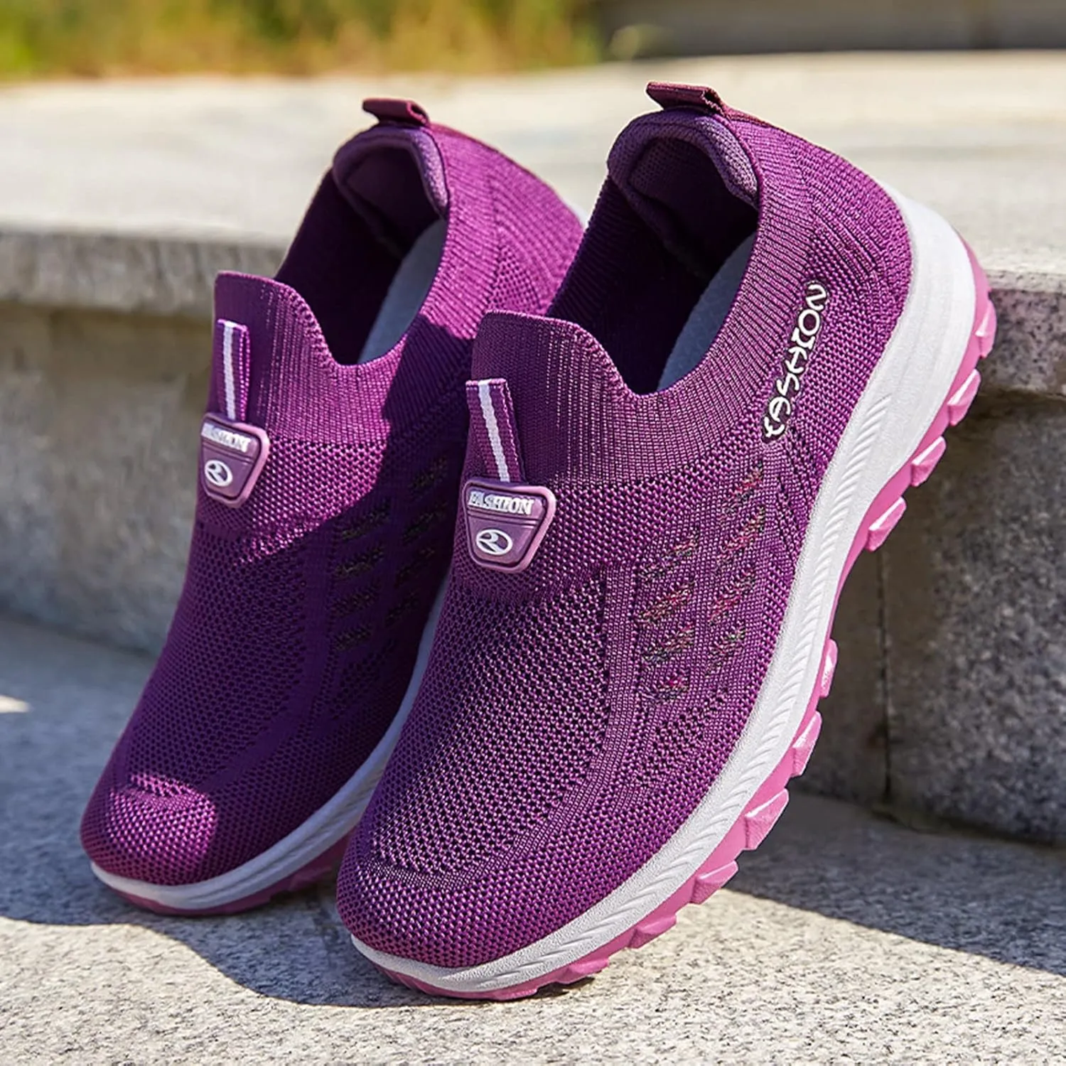 Womens Minimalist Zero Drop Shoes Fashion Low Top Sneakers with Platform Classic Athletic Skateboard Sneakers