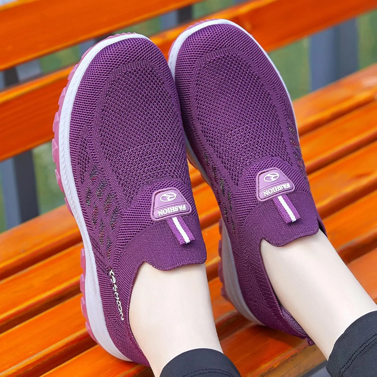 Womens Minimalist Zero Drop Shoes Fashion Low Top Sneakers with Platform Classic Athletic Skateboard Sneakers